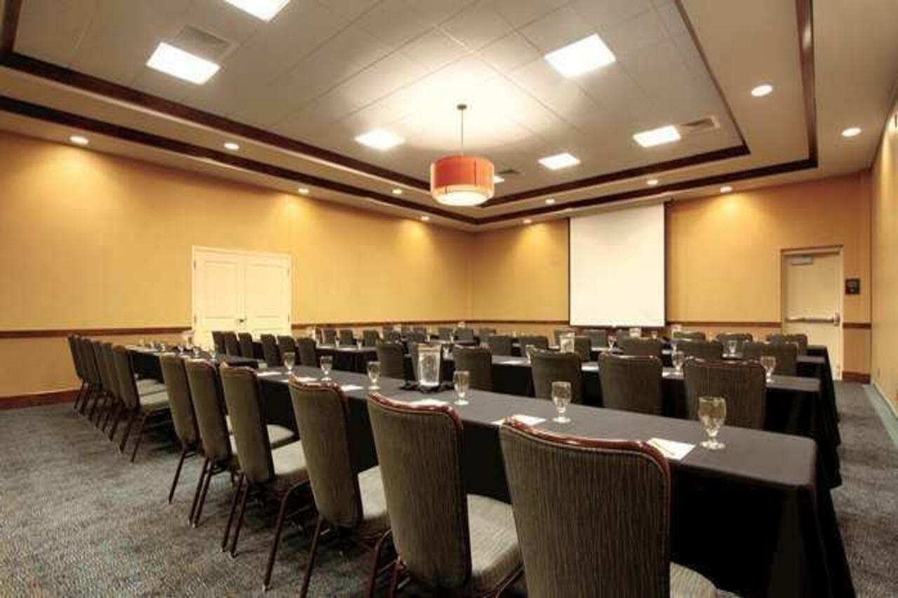 Hilton Garden Inn Oklahoma City/Bricktown Bagian luar foto