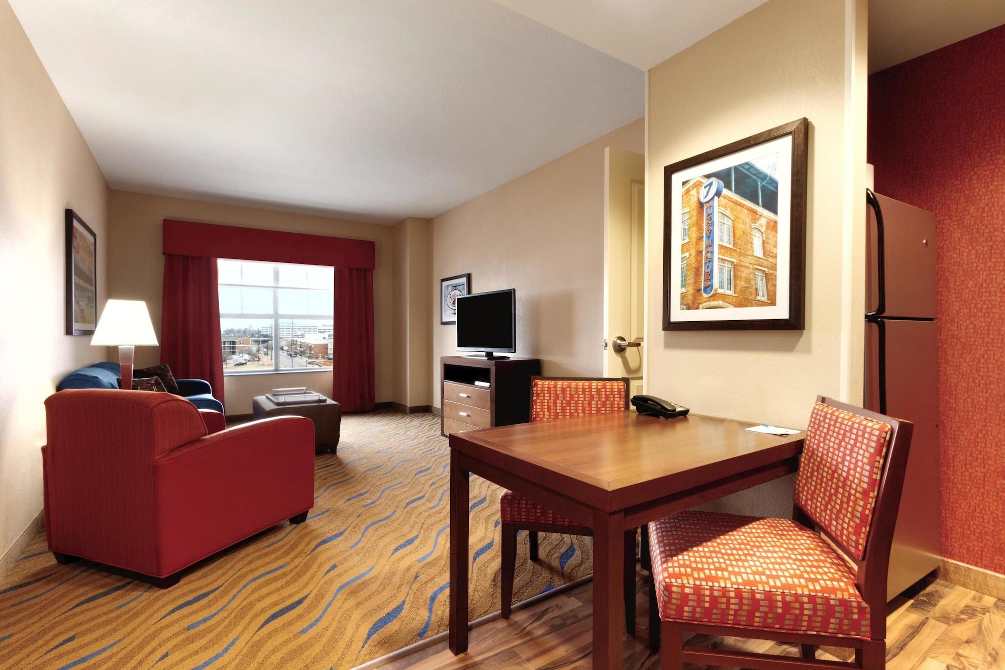 Hilton Garden Inn Oklahoma City/Bricktown Bagian luar foto