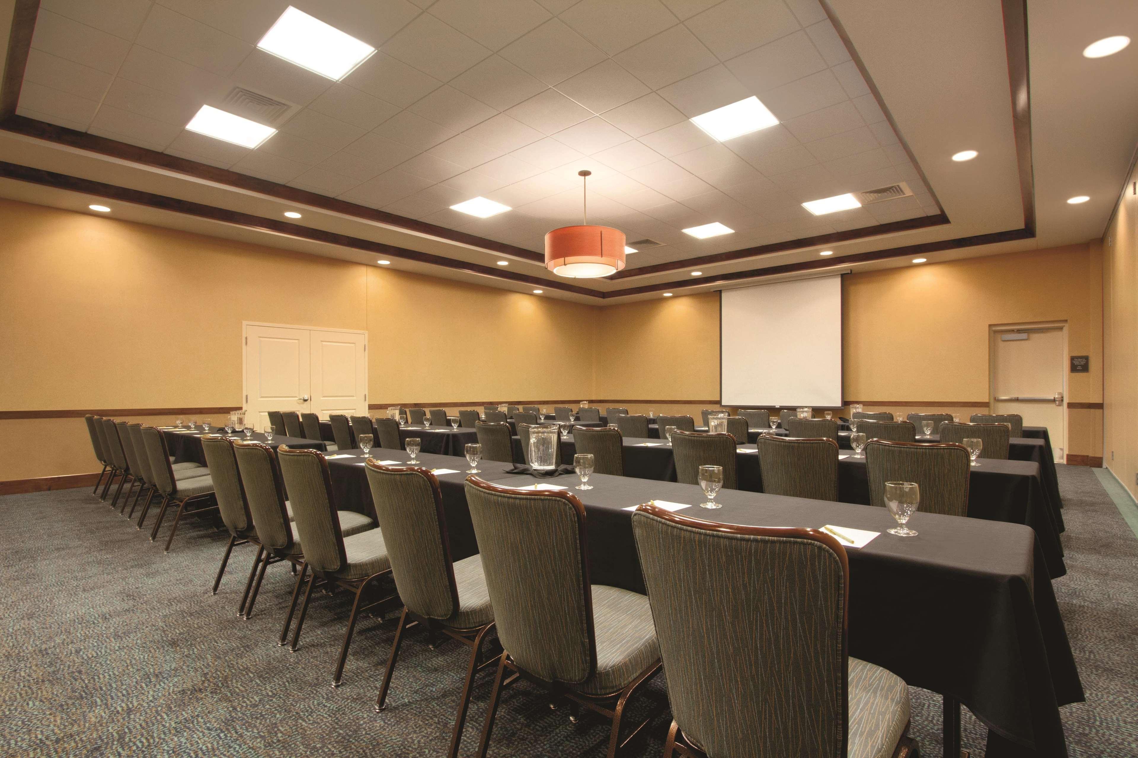 Hilton Garden Inn Oklahoma City/Bricktown Bagian luar foto
