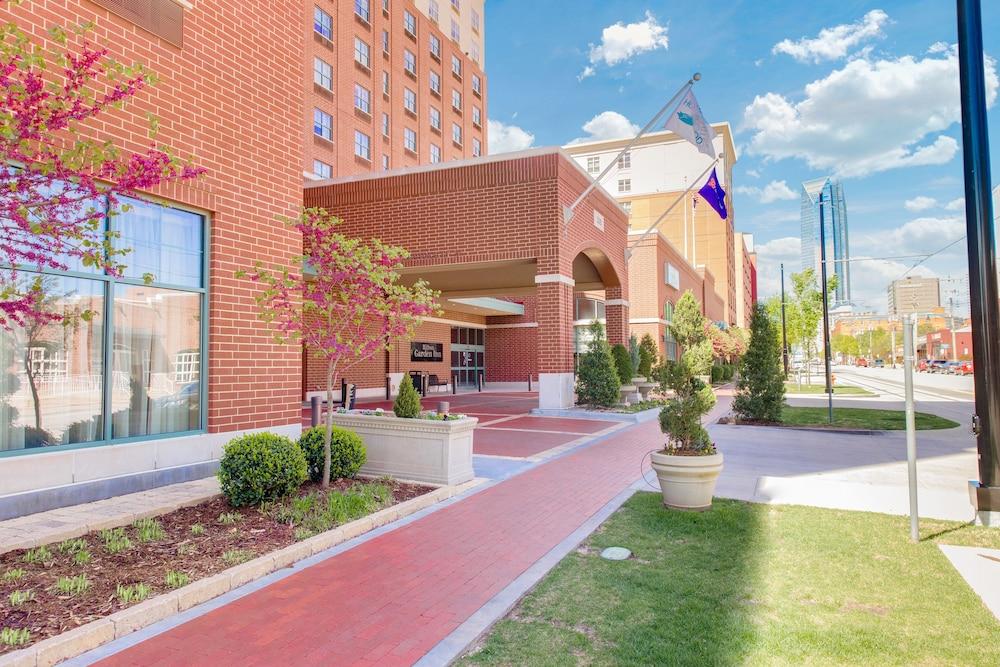 Hilton Garden Inn Oklahoma City/Bricktown Bagian luar foto