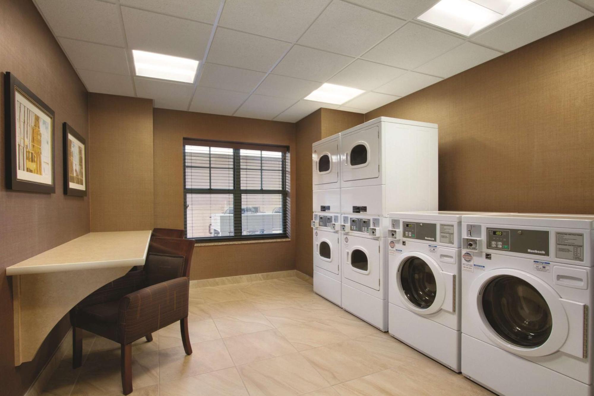 Hilton Garden Inn Oklahoma City/Bricktown Bagian luar foto