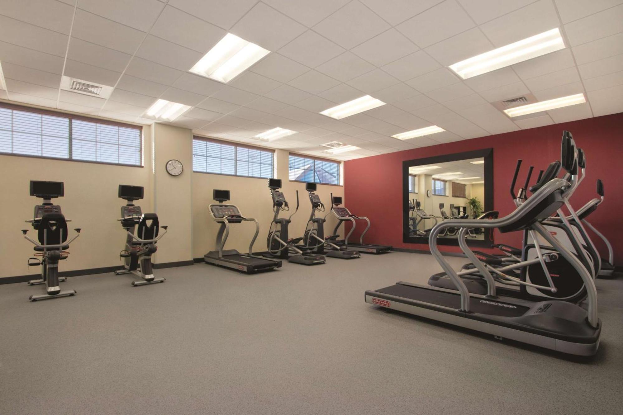 Hilton Garden Inn Oklahoma City/Bricktown Bagian luar foto